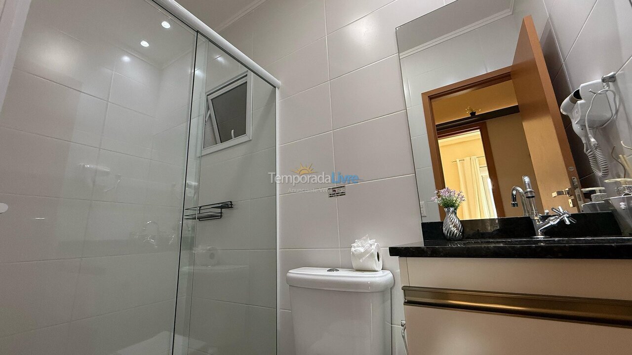 Apartamento para aluguel de temporada em Ubatuba (Praia das Toninhas)