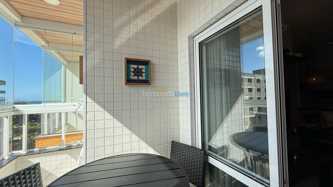 Apartamento para aluguel de temporada em Ubatuba (Praia das Toninhas)