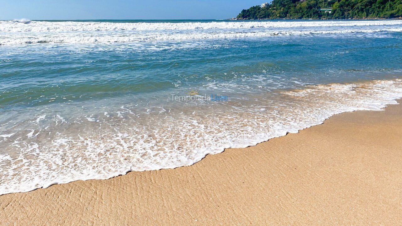 Apartamento para aluguel de temporada em Ubatuba (Praia das Toninhas)