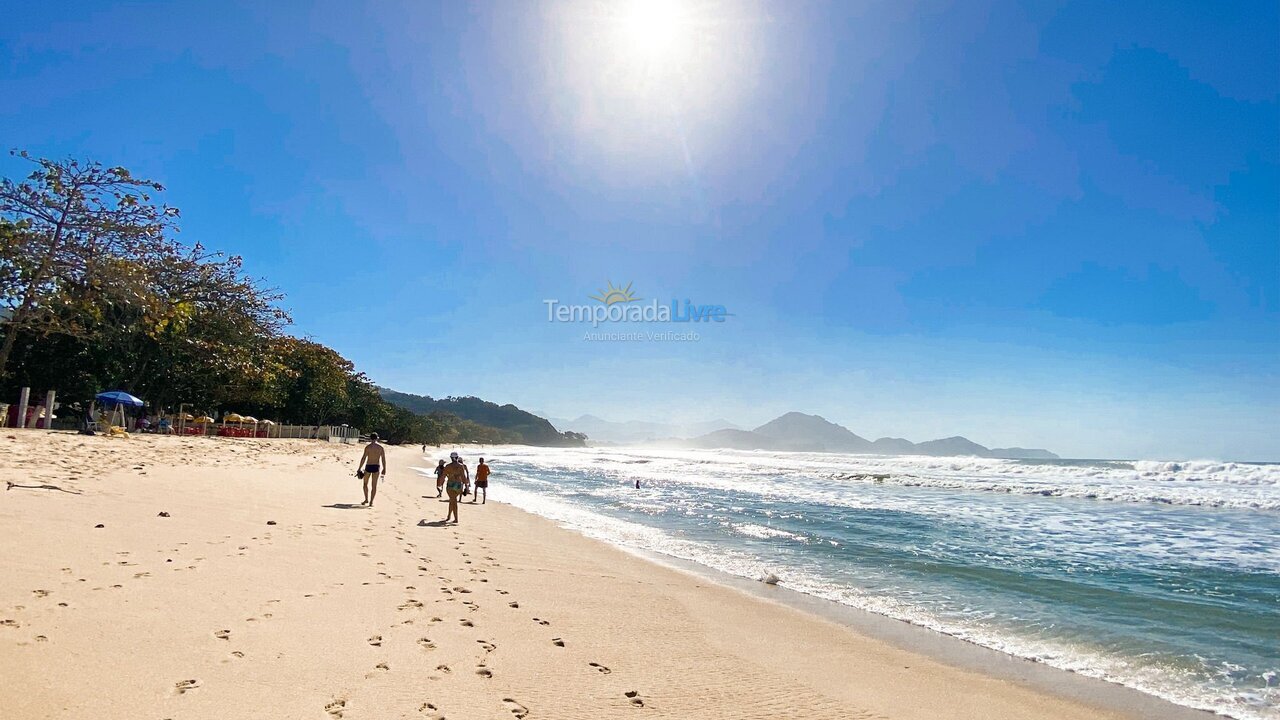 Apartamento para aluguel de temporada em Ubatuba (Praia das Toninhas)