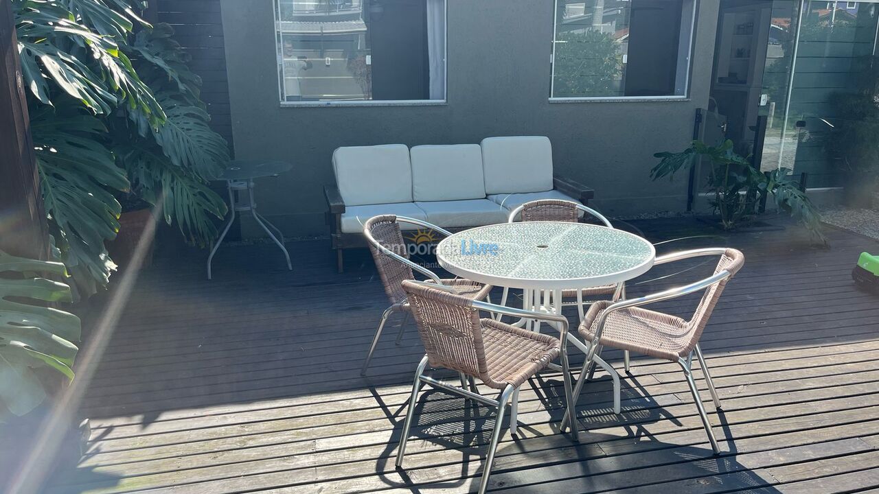 Casa para aluguel de temporada em Florianópolis (Ponta das Canas)