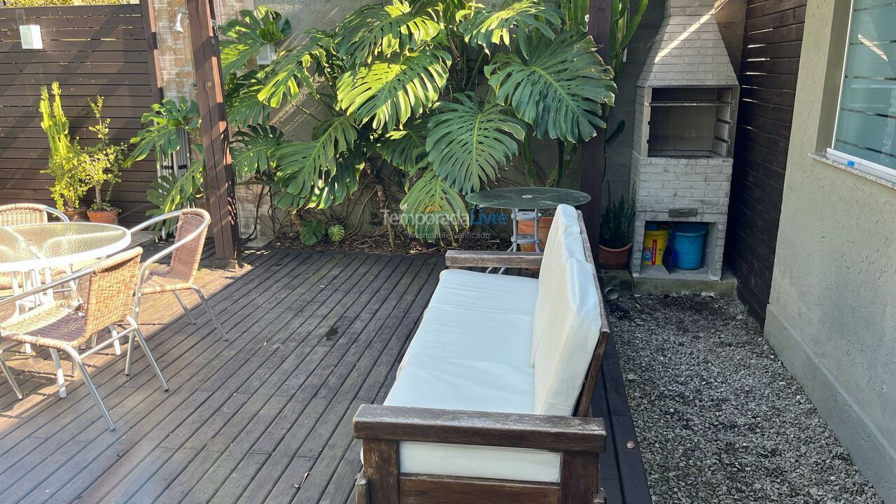 Casa para aluguel de temporada em Florianópolis (Ponta das Canas)