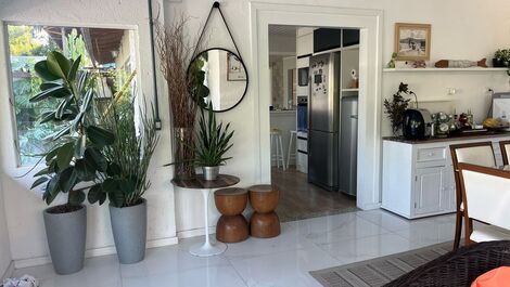 Casa com Piscina na Praia de Ponta das Canas