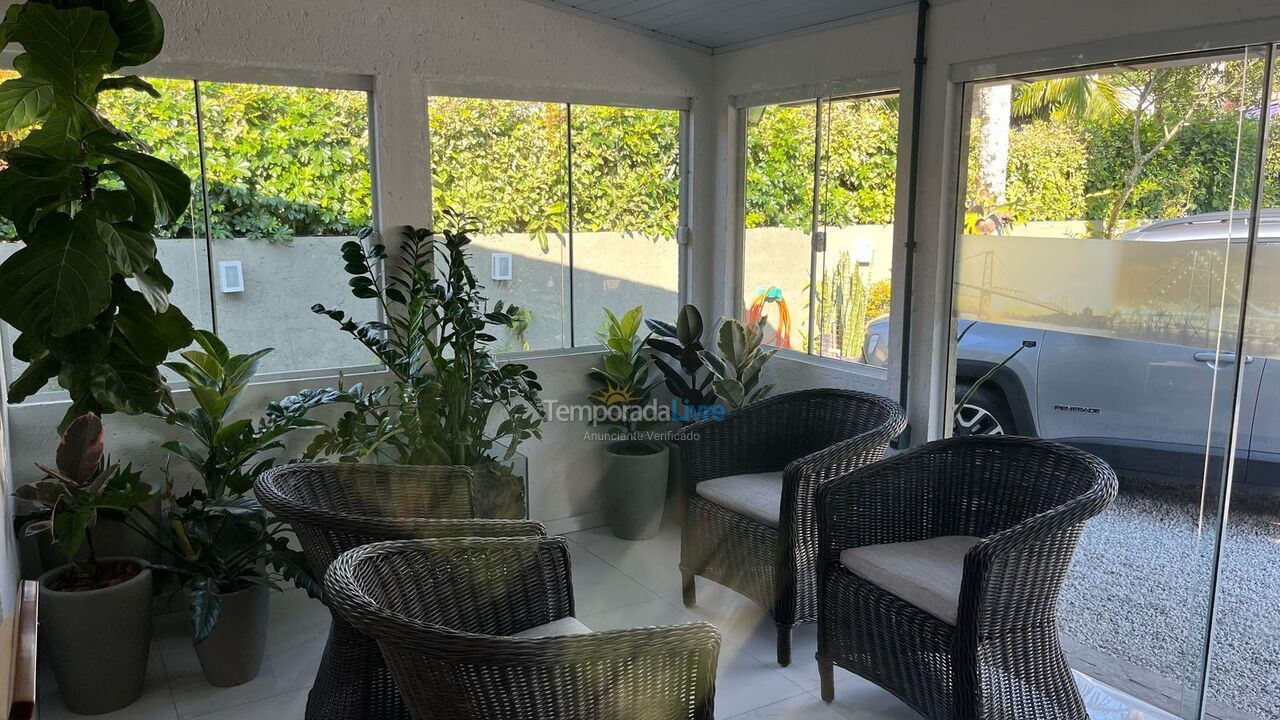 Casa para aluguel de temporada em Florianópolis (Ponta das Canas)
