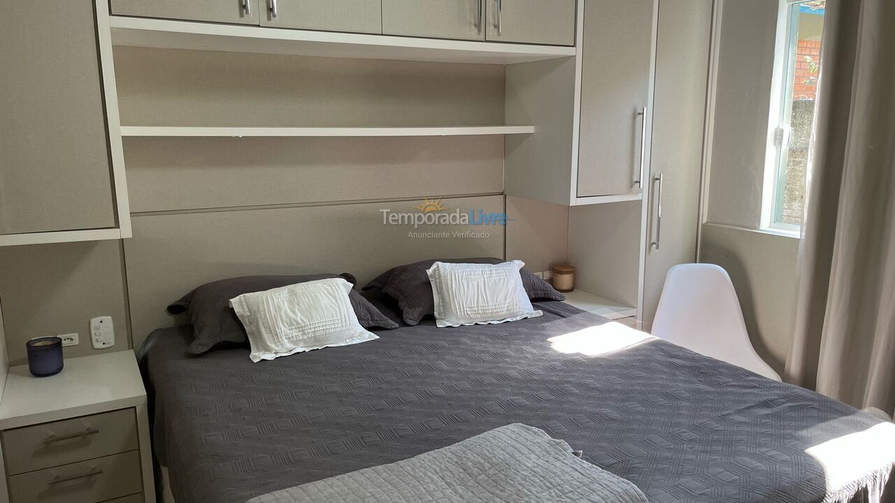 Casa para aluguel de temporada em Florianópolis (Ponta das Canas)
