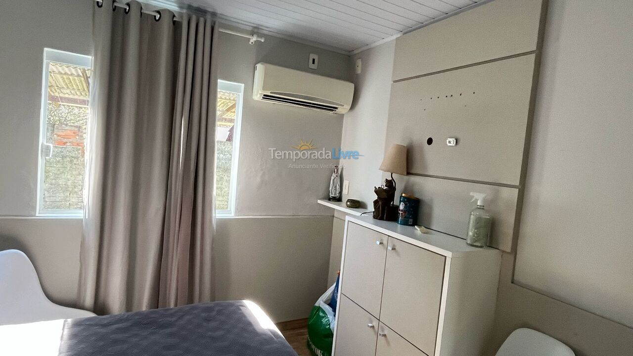 Casa para aluguel de temporada em Florianópolis (Ponta das Canas)
