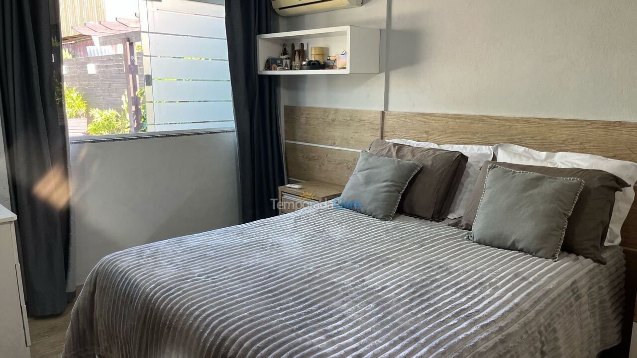 Casa para aluguel de temporada em Florianópolis (Ponta das Canas)