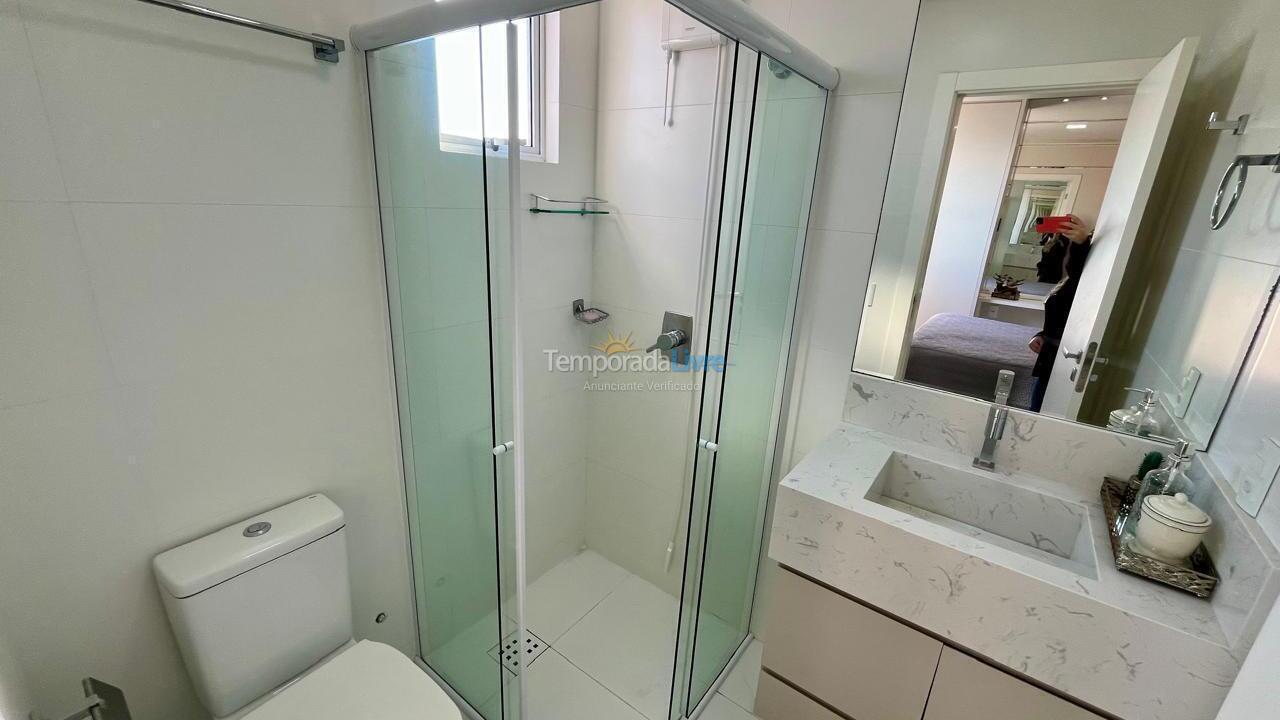 Apartamento para aluguel de temporada em Itapema (Meia Praia)