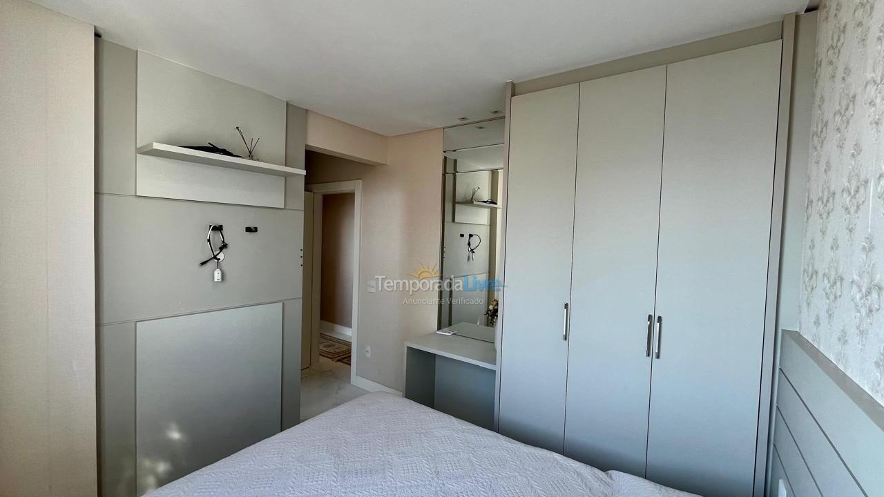 Apartamento para aluguel de temporada em Itapema (Meia Praia)