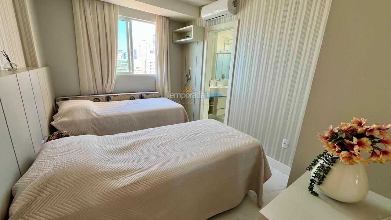 Apartamento para aluguel de temporada em Itapema (Meia Praia)