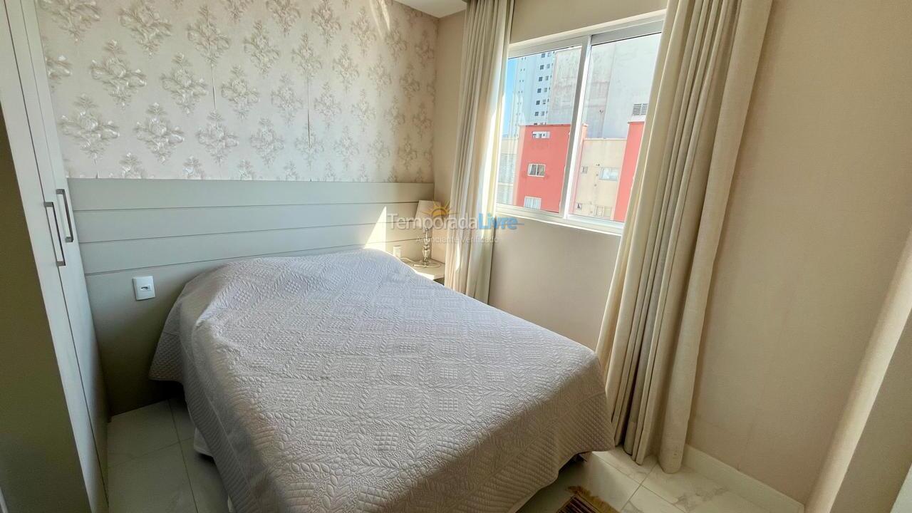 Apartamento para aluguel de temporada em Itapema (Meia Praia)