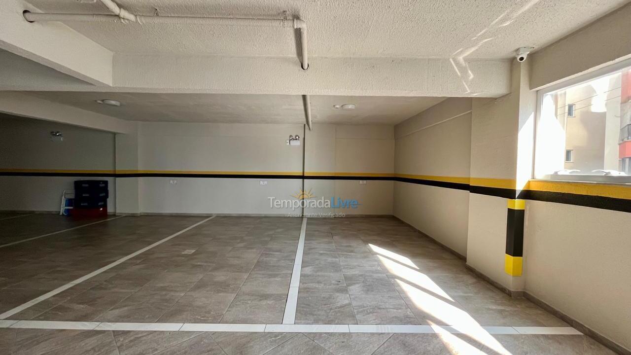 Apartamento para aluguel de temporada em Itapema (Meia Praia)