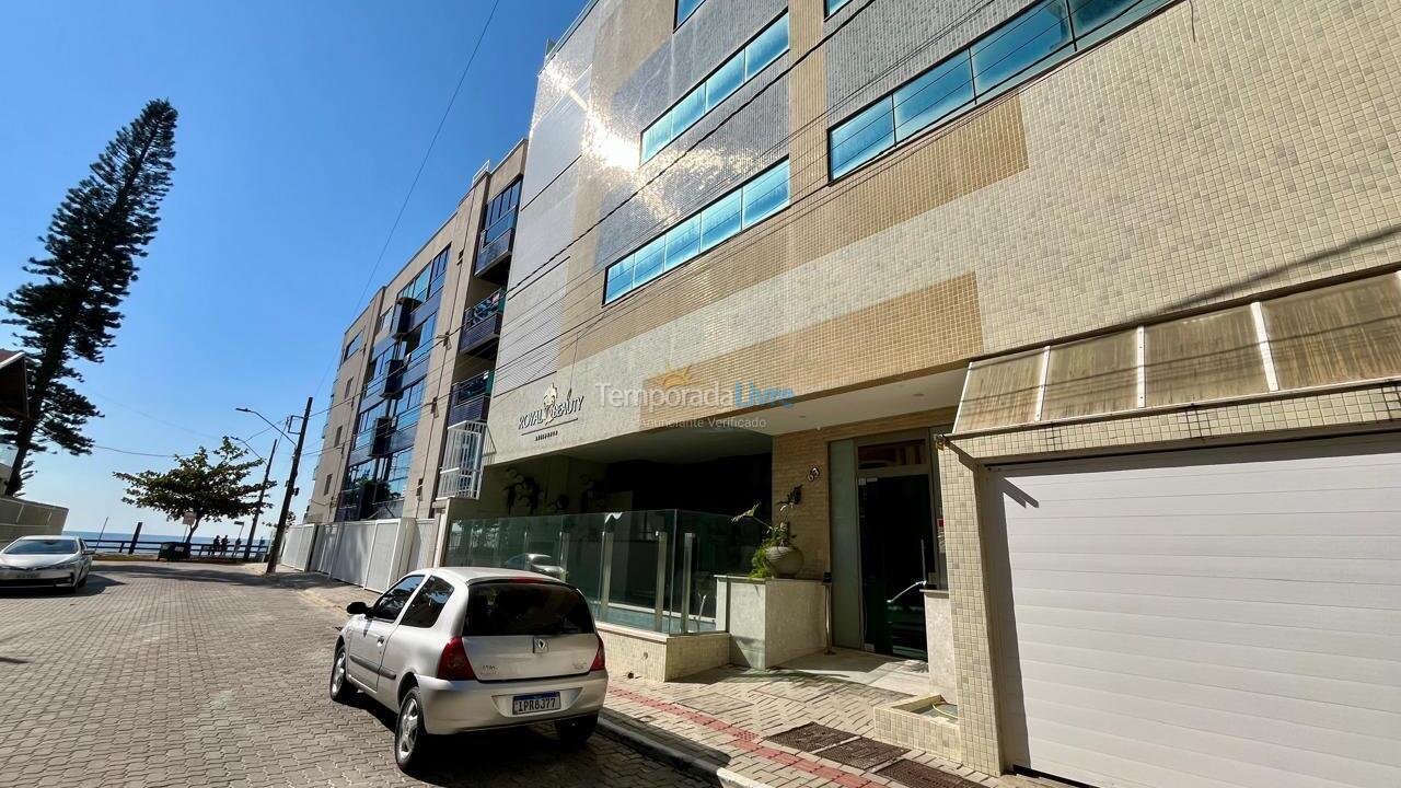 Apartamento para aluguel de temporada em Itapema (Meia Praia)