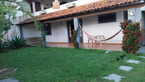 Casa amplia y acogedora a 5 minutos andando de la playa!