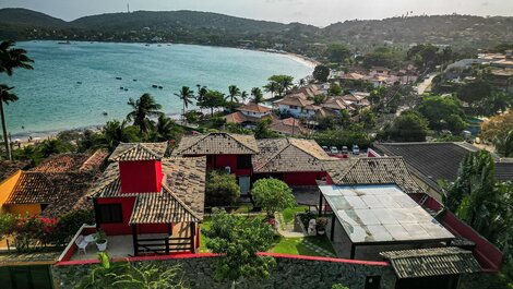Mansão Frente à Praia da Ferradura com Sete Suítes
