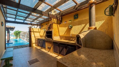 Casa de cinco dormitorios, pies en la arena en la playa de Ferradura