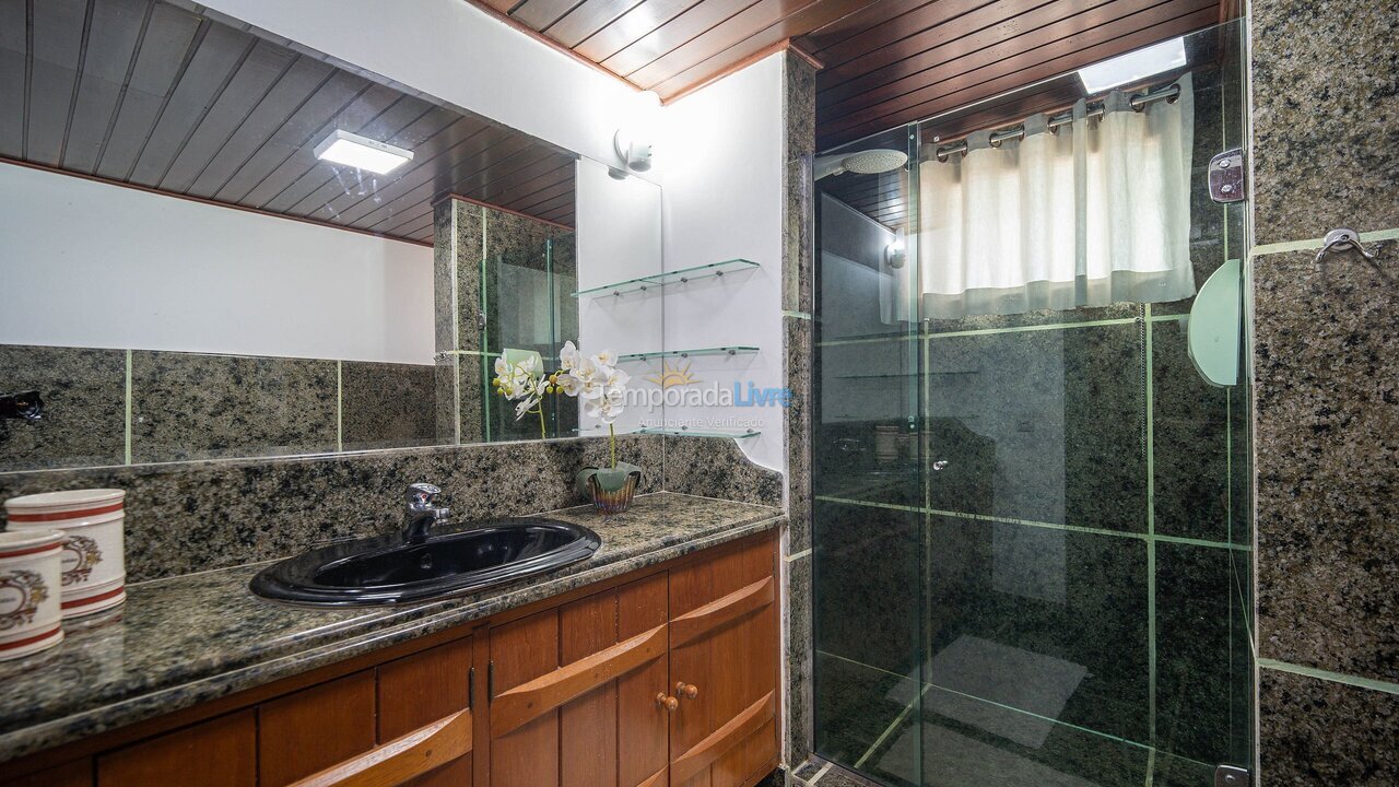 Casa para aluguel de temporada em Armação dos Búzios (Praia da Ferradura)