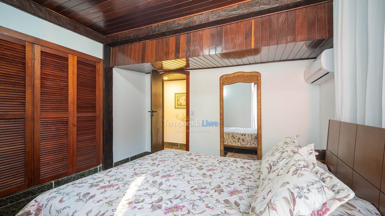 Casa para aluguel de temporada em Armação dos Búzios (Praia da Ferradura)