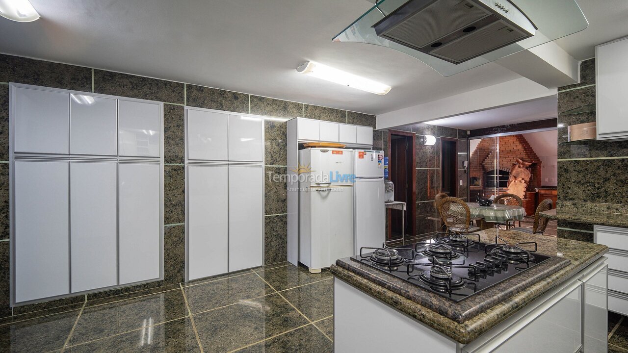 Casa para aluguel de temporada em Armação dos Búzios (Praia da Ferradura)