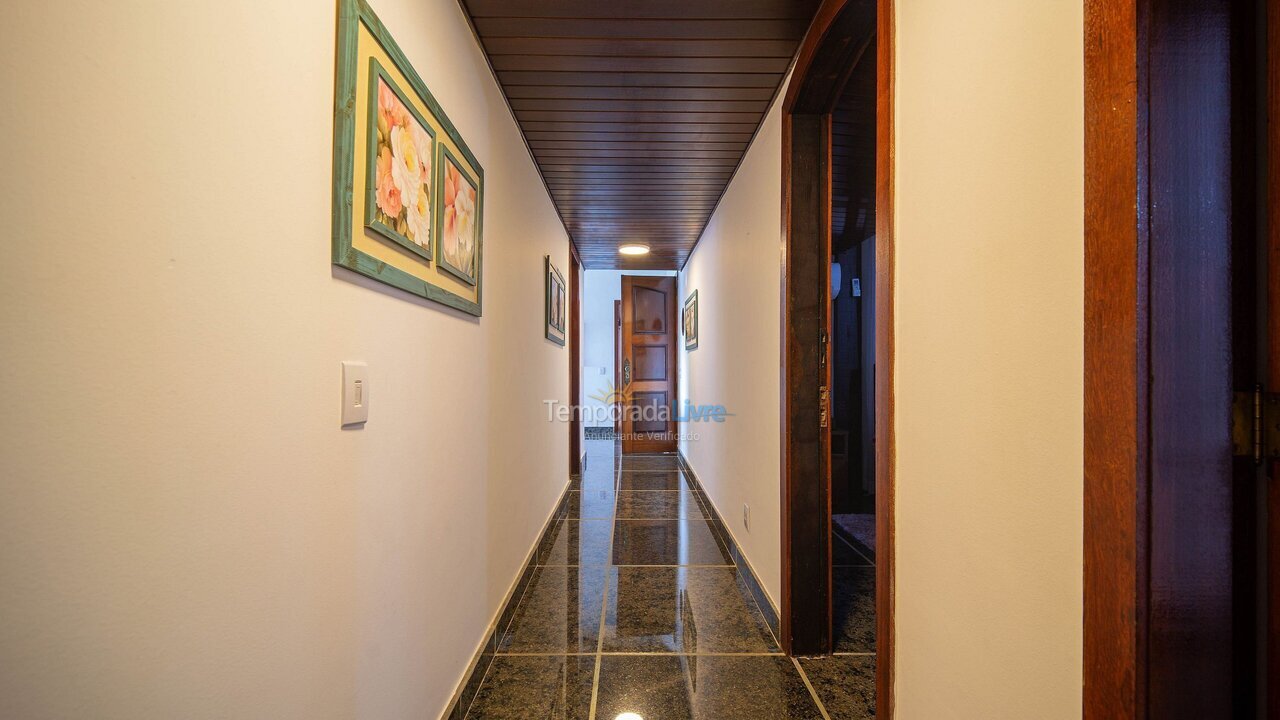 Casa para aluguel de temporada em Armação dos Búzios (Praia da Ferradura)