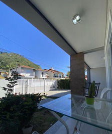 CASA ENTRE DUAS PRAIAS NA PRAIA DE CANTO GRANDE
