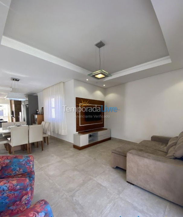 Casa para aluguel de temporada em Bombinhas (Canto Grande)