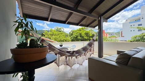 LARGE FAMILY HOUSE 200 METERS FROM MARISCAL BEACH