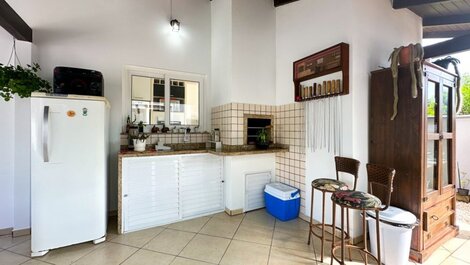 LARGE FAMILY HOUSE 200 METERS FROM MARISCAL BEACH