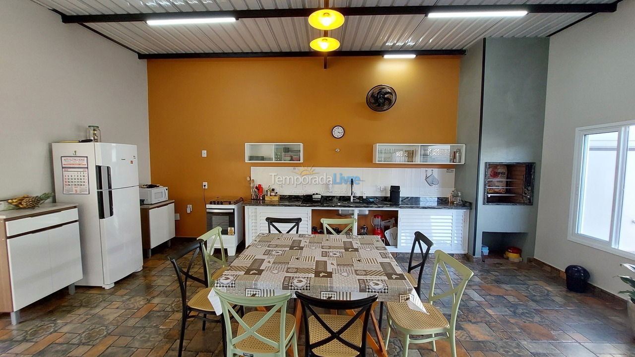 Casa para aluguel de temporada em Brotas (Santa Cecilia Ii)
