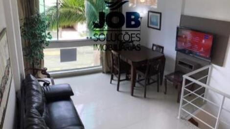 Apartamento triplex apenas 50 metros da praia do Mariscal em Bombinhas