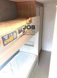 Apartamento triplex apenas 50 metros da praia do Mariscal em Bombinhas