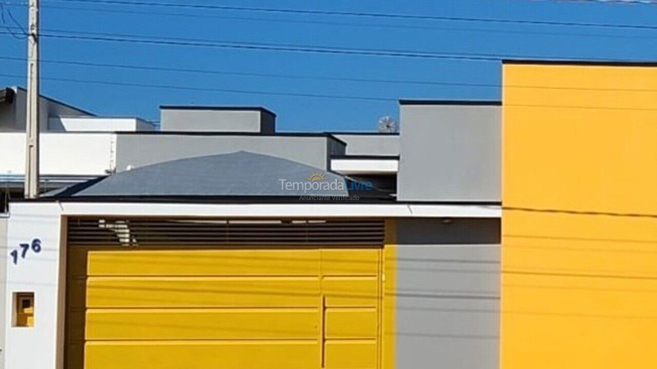 Casa para aluguel de temporada em Brotas (Santa Cecilia Ii)