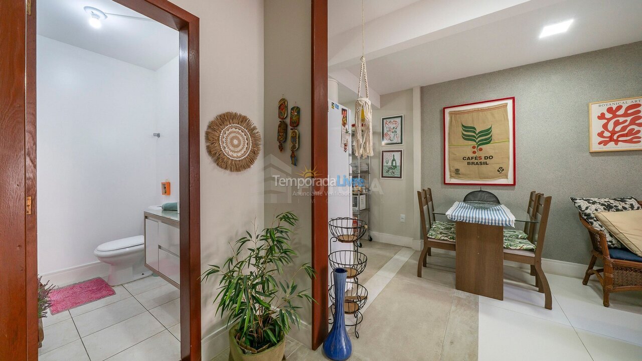 Apartment for vacation rental in Bombinhas (Praia de Bombinhas)