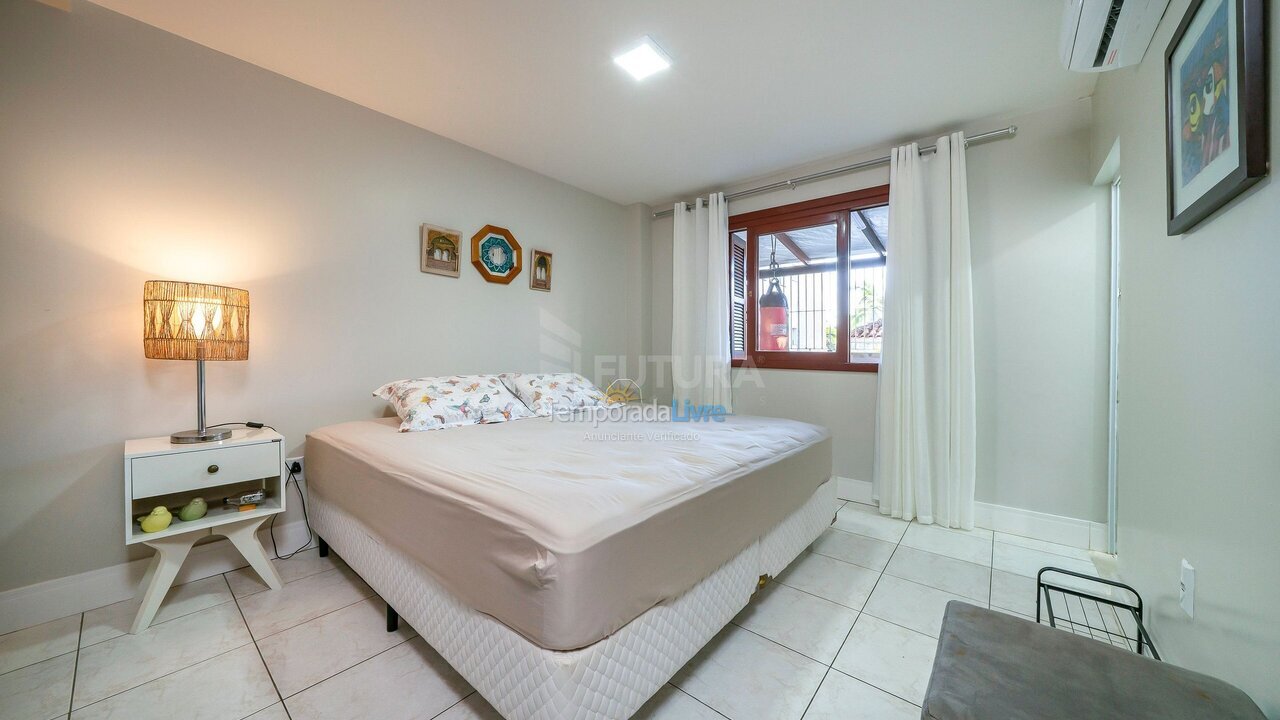 Apartment for vacation rental in Bombinhas (Praia de Bombinhas)