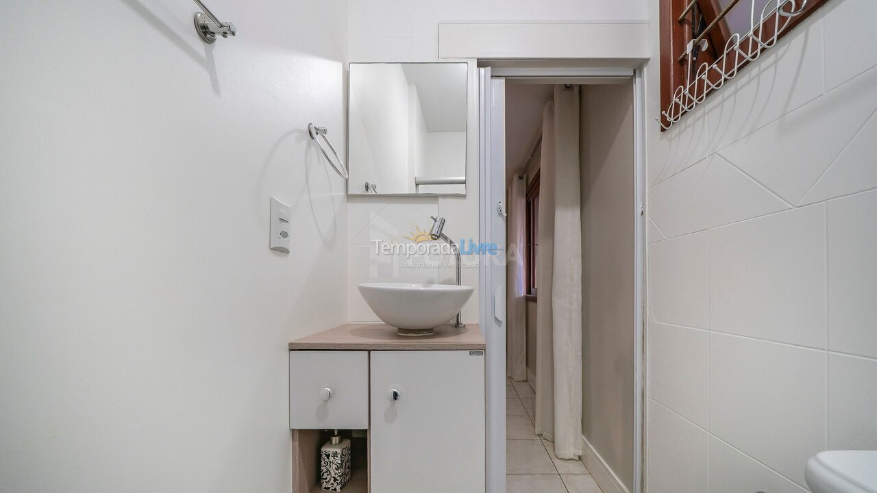 Apartment for vacation rental in Bombinhas (Praia de Bombinhas)