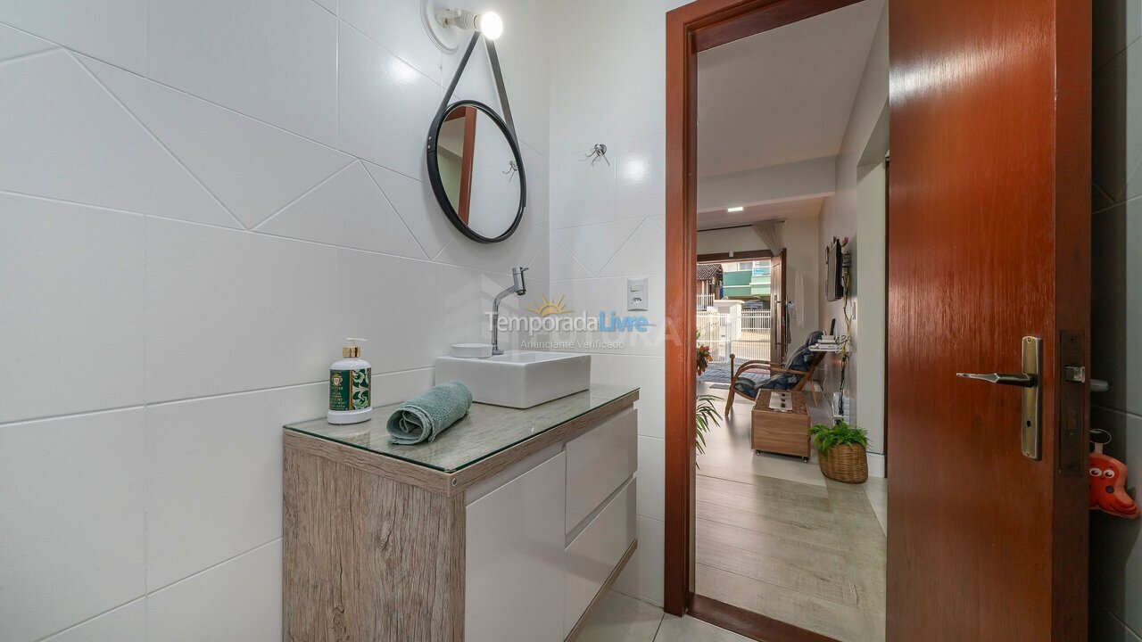 Apartment for vacation rental in Bombinhas (Praia de Bombinhas)