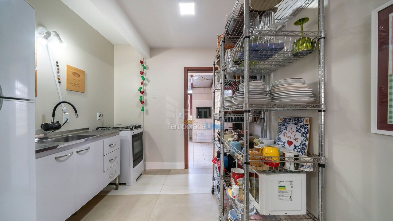 Apartment for vacation rental in Bombinhas (Praia de Bombinhas)