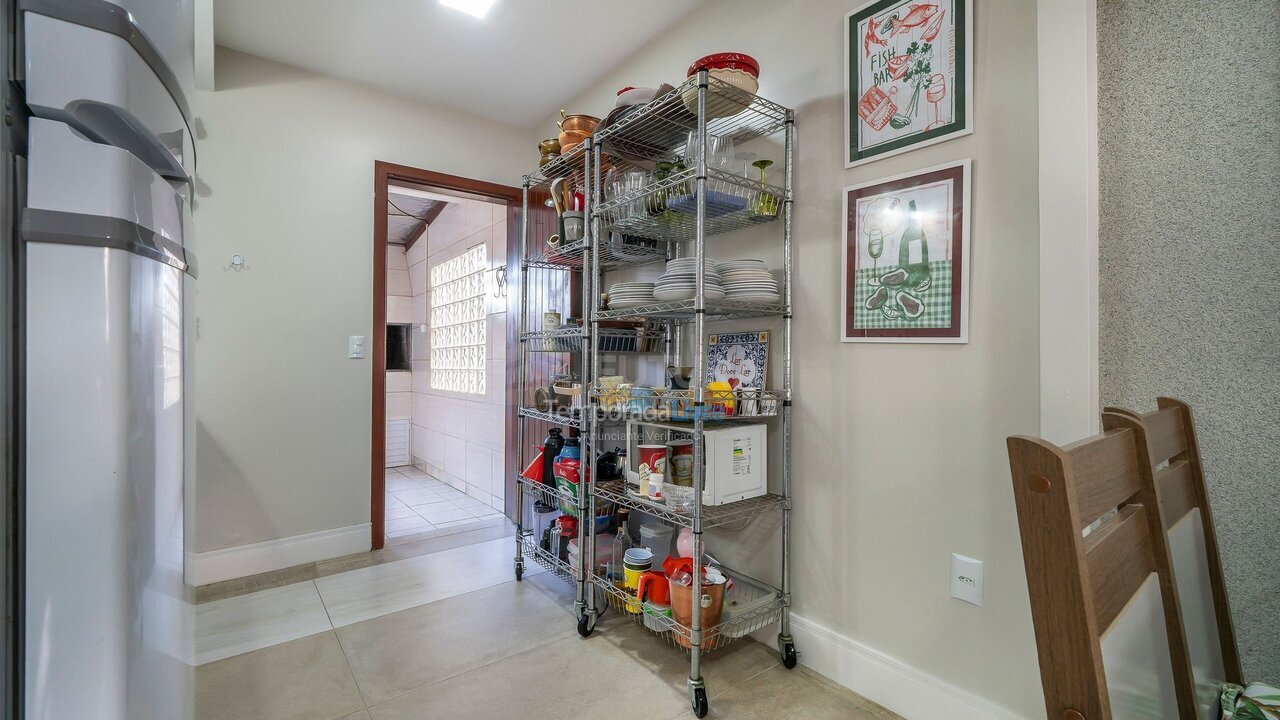 Apartment for vacation rental in Bombinhas (Praia de Bombinhas)