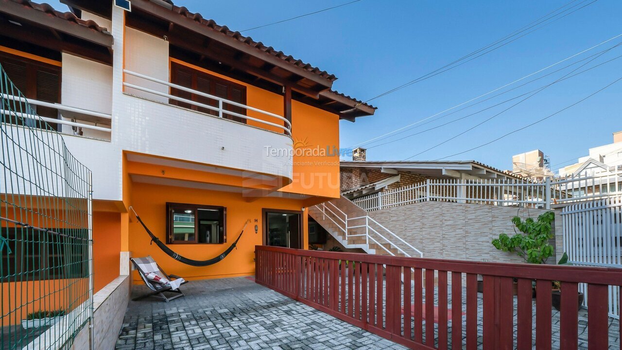 Apartment for vacation rental in Bombinhas (Praia de Bombinhas)