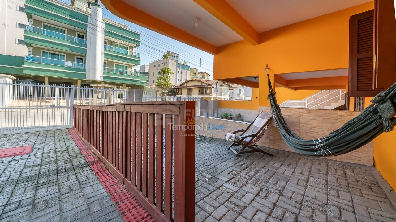 Apartment for vacation rental in Bombinhas (Praia de Bombinhas)