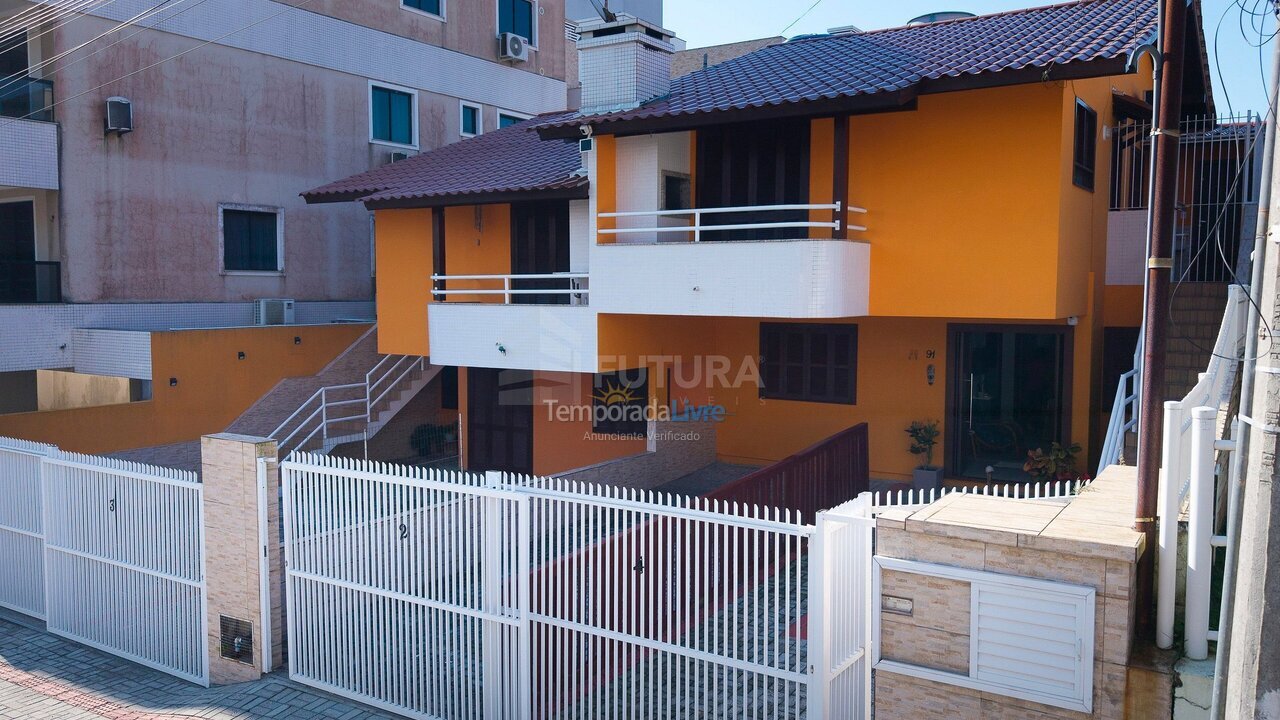 Apartment for vacation rental in Bombinhas (Praia de Bombinhas)