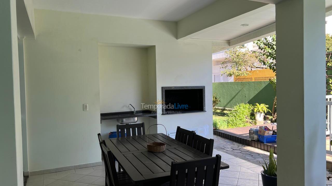 Apartamento para aluguel de temporada em Bombinhas (Praia de Bombinhas)