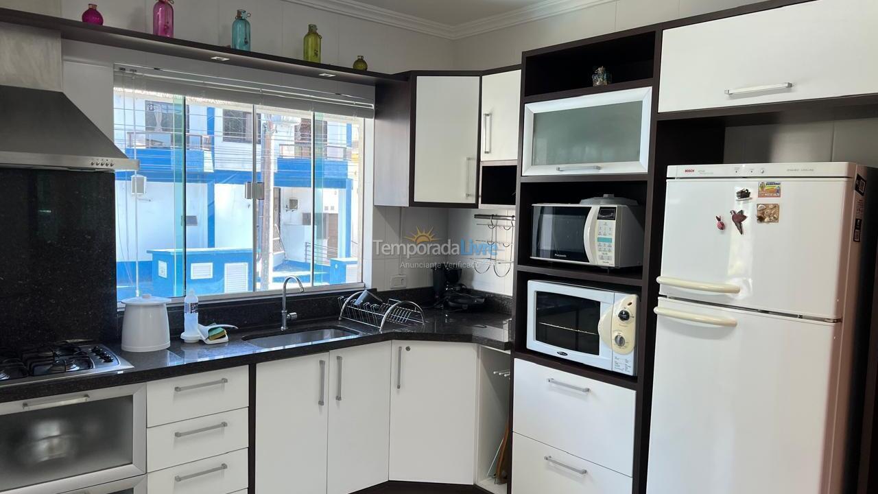 Apartamento para aluguel de temporada em Bombinhas (Praia de Bombinhas)