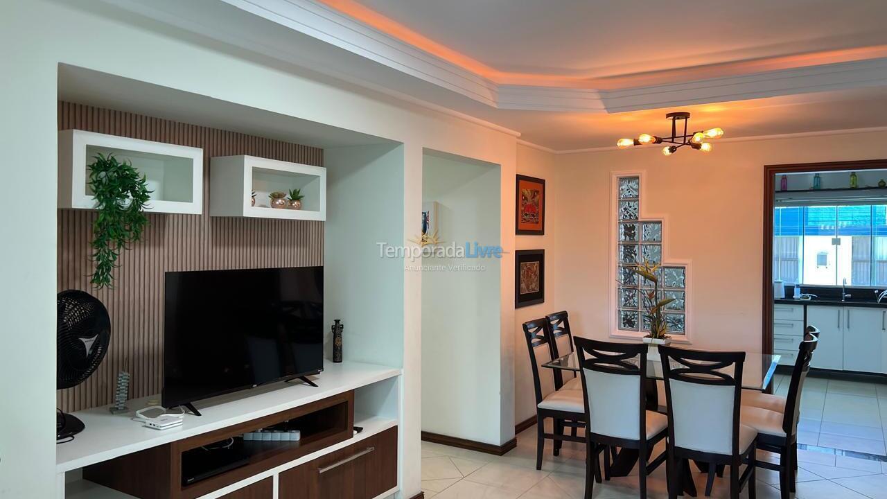 Apartamento para aluguel de temporada em Bombinhas (Praia de Bombinhas)
