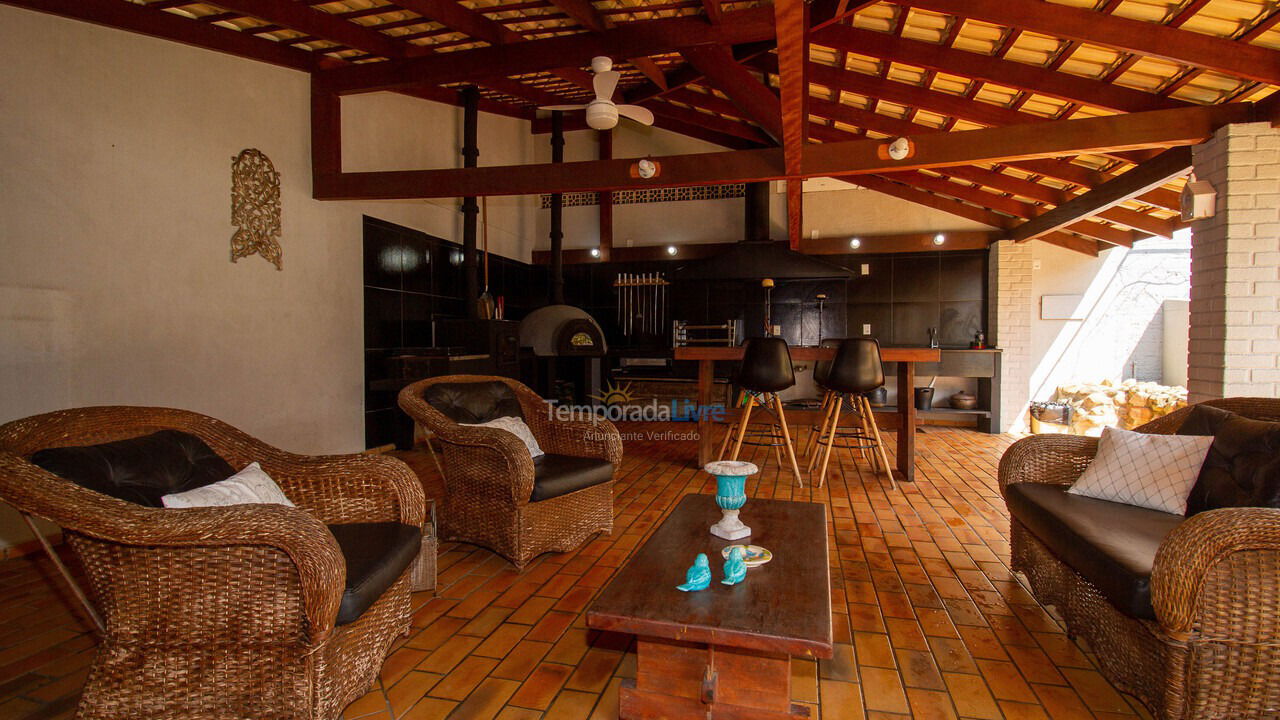 Casa para aluguel de temporada em Bombinhas (Praia de Bombinhas)