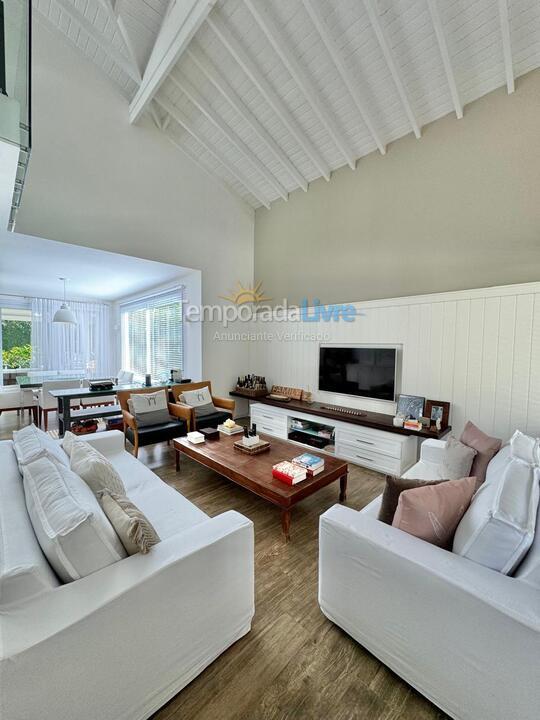 Casa para aluguel de temporada em São Sebastião (Praia da Baleia)