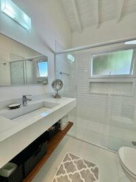Casa em condomínio na praia da Baleia CA0284