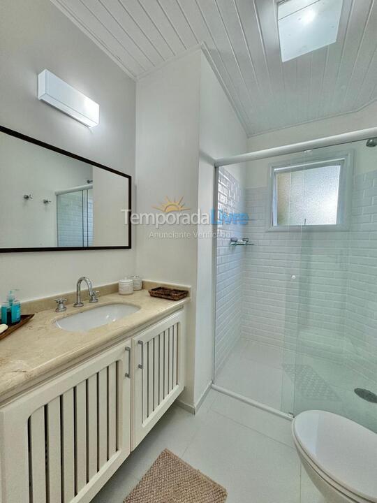 Casa para aluguel de temporada em São Sebastião (Praia da Baleia)
