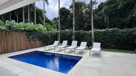 Casa de lujo en urbanización cerrada en Baleia Beach CA0283