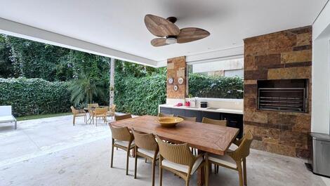 Casa de lujo en urbanización cerrada en Baleia Beach CA0283